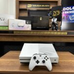 Microsoft Xbox One S 500GB CD'li Tek Kol (İKİNCİ EL)