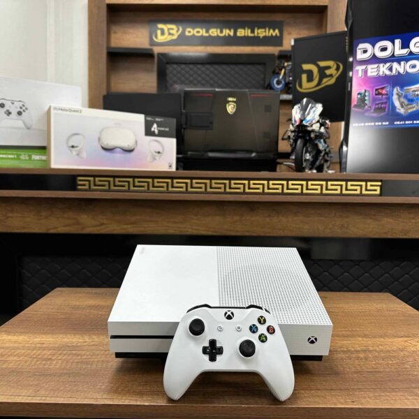 Microsoft Xbox One S 500GB CD'li Tek Kol (İKİNCİ EL)