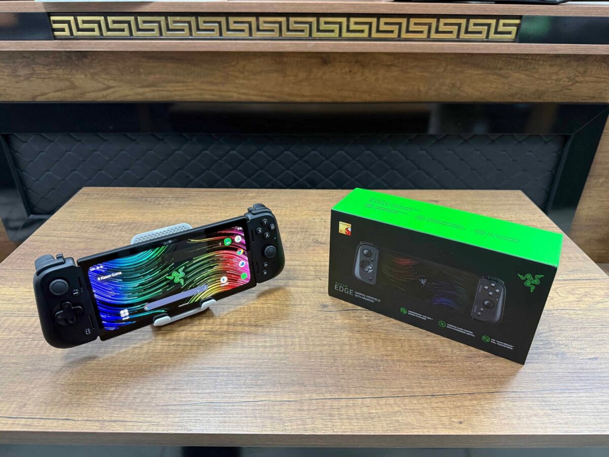 Razer Edge Gaming Tablet ve Kishi V2 Pro Kontrolcü (İKİNCİ EL) - Görsel 2