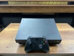 Microsoft Xbox One X 1 TB Tek Kol (İKİNCİ EL) - Görsel 2