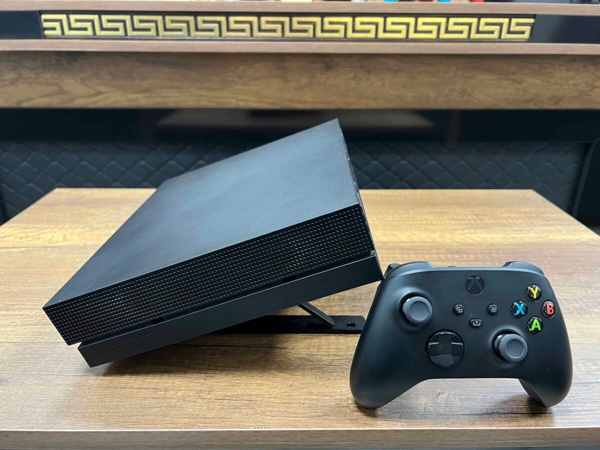 Microsoft Xbox One X 1 TB Tek Kol (İKİNCİ EL) - Görsel 9
