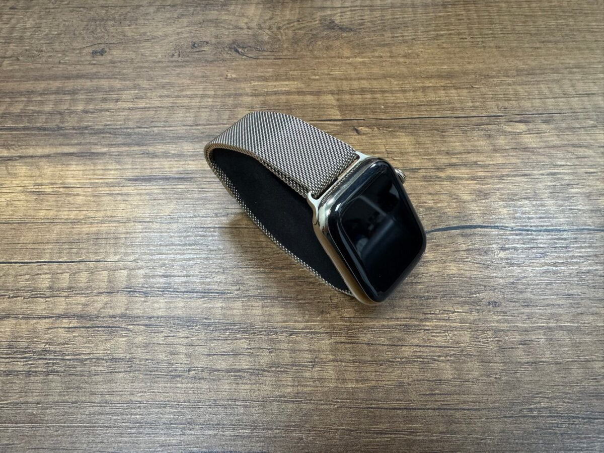 Apple Watch 9 Cellular 45mm Gold Çelik Kordon Akıllı Saat (İKİNCİ EL) - Görsel 3