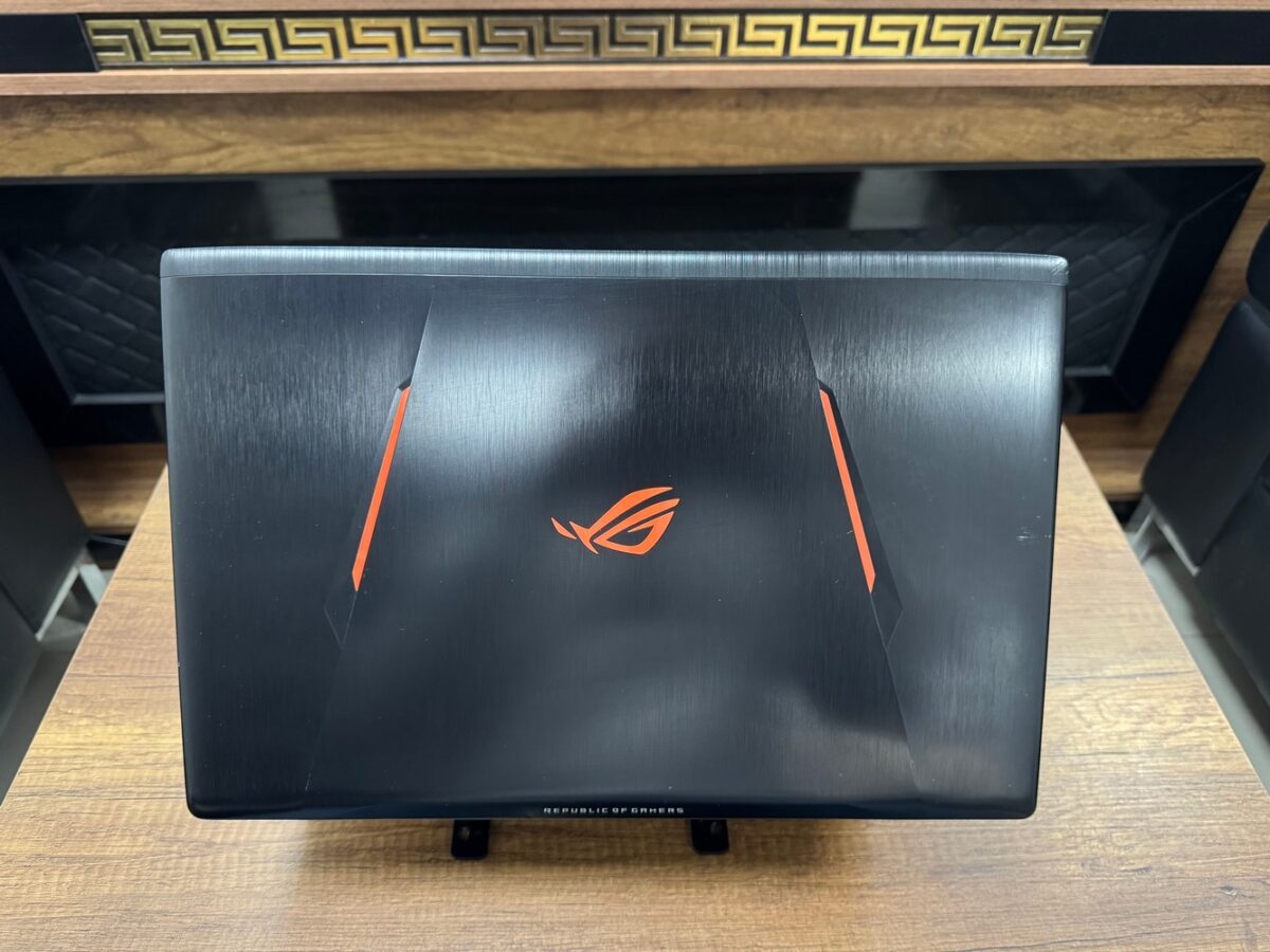 Asus ROG Strix GL753VD-GC024T i7-7700HQ 16GB 128GB GTX1050 17.3" Dizüstü Bilgisayar (İKİNCİ EL) - Görsel 3