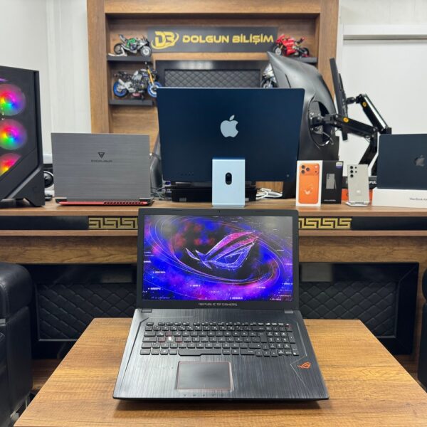 Asus ROG Strix GL753VD-GC024T i7-7700HQ 16GB 128GB GTX1050 17.3" Dizüstü Bilgisayar (İKİNCİ EL)