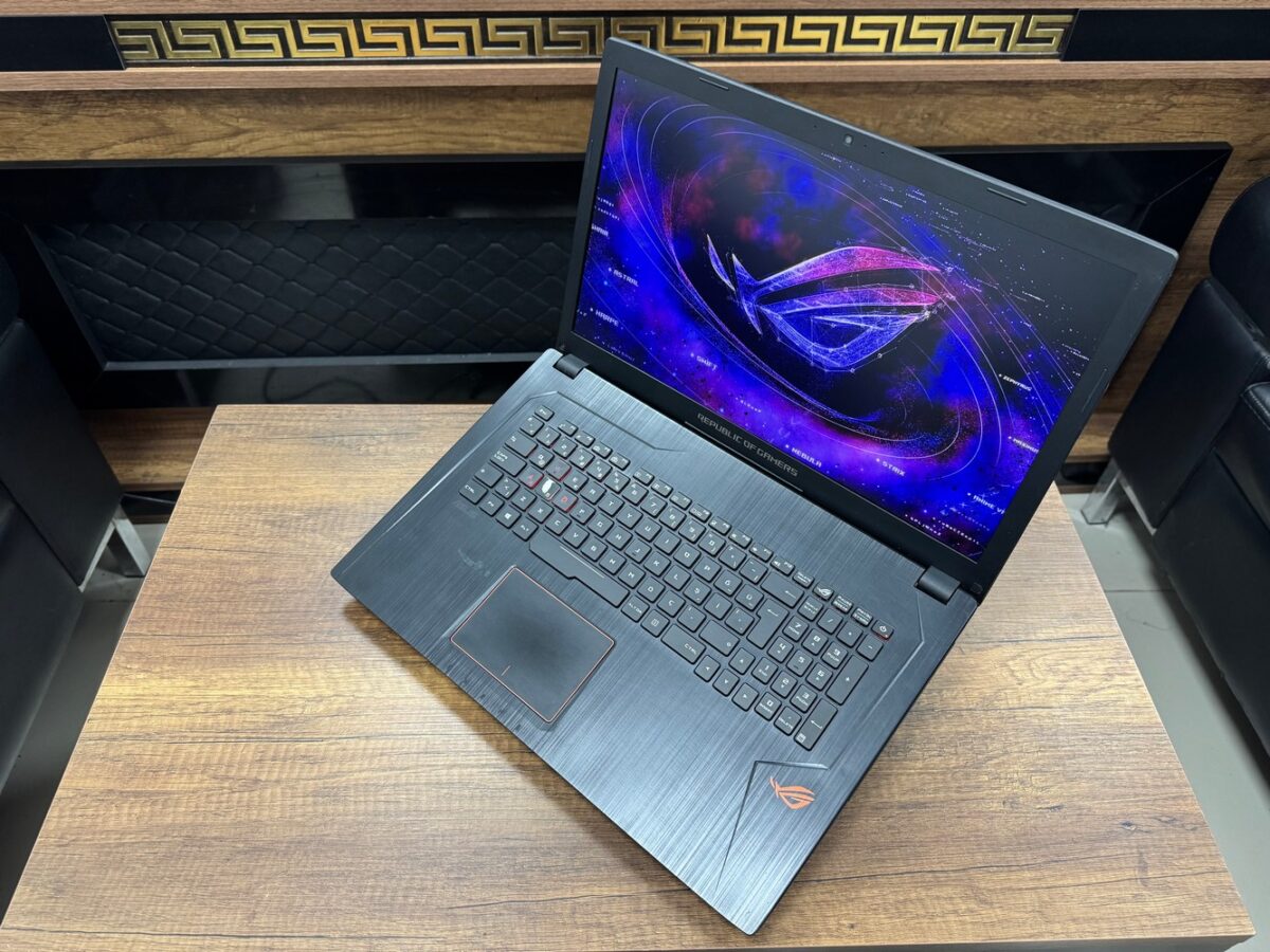 Asus ROG Strix GL753VD-GC024T i7-7700HQ 16GB 128GB GTX1050 17.3" Dizüstü Bilgisayar (İKİNCİ EL) - Görsel 4