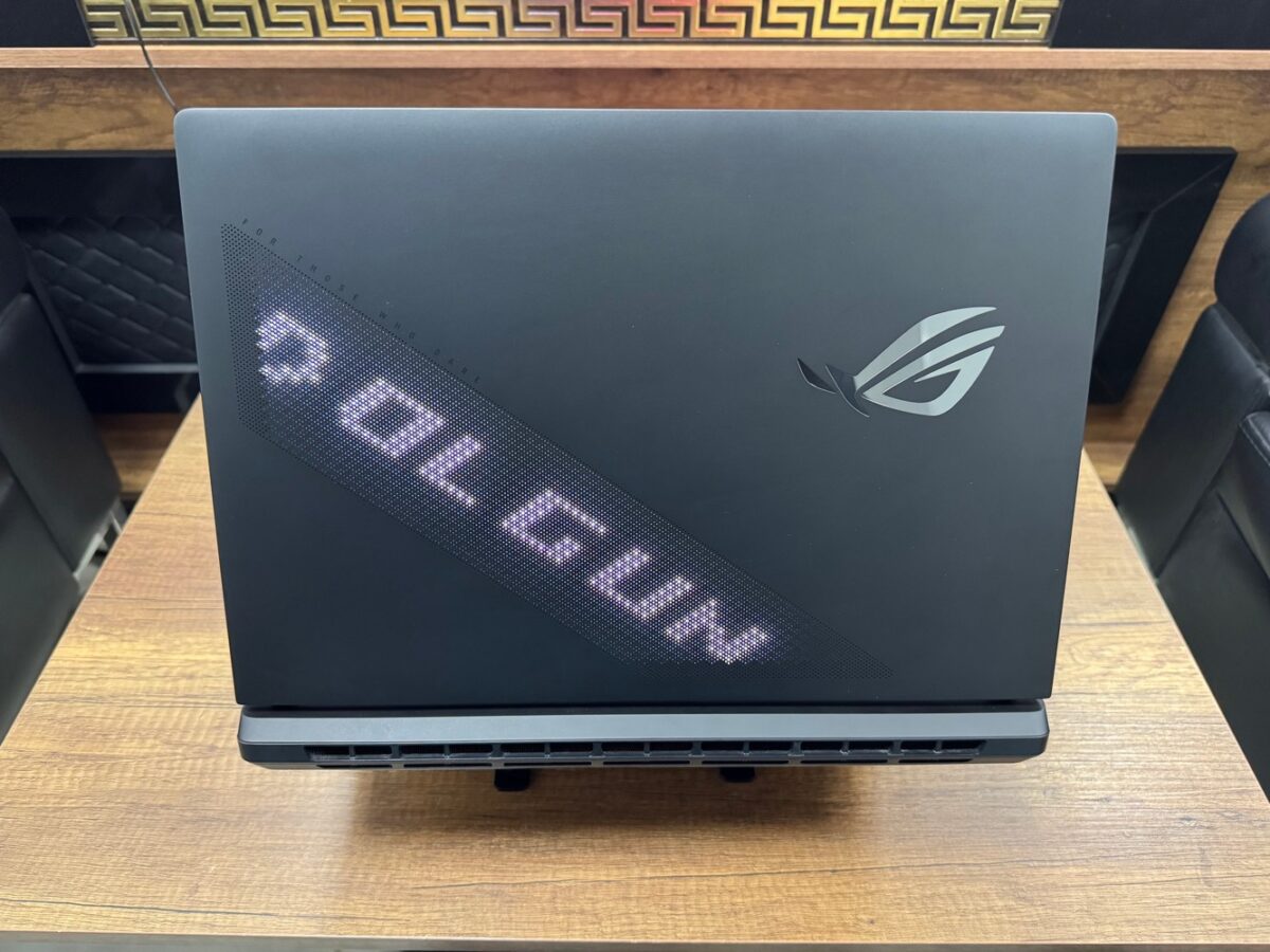 Asus ROG Strix Scar 18 G835LX-SA152W Ultra 9 275HX 64GB 4TB RTX5090 18” Dizüstü Bilgisayar (İKİNCİ EL) - Görsel 3