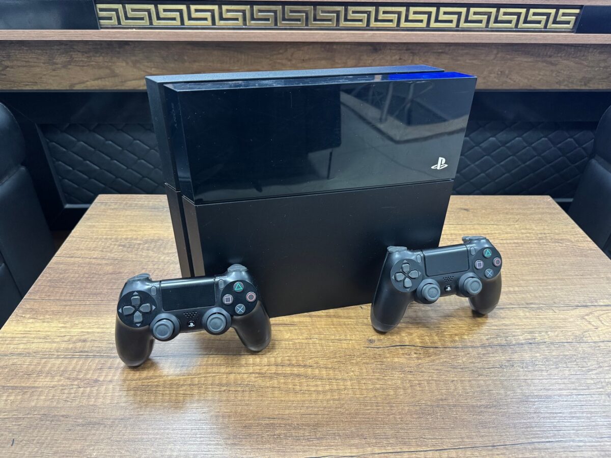 PlayStation 4 Fat Kasa Kırık Cihaz Çift Kol Oyun Konsolu (İKİNCİ EL) - Görsel 2