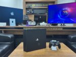 PlayStation 4 Pro Tek Kol Oyun Konsolu (İKİNCİ EL)