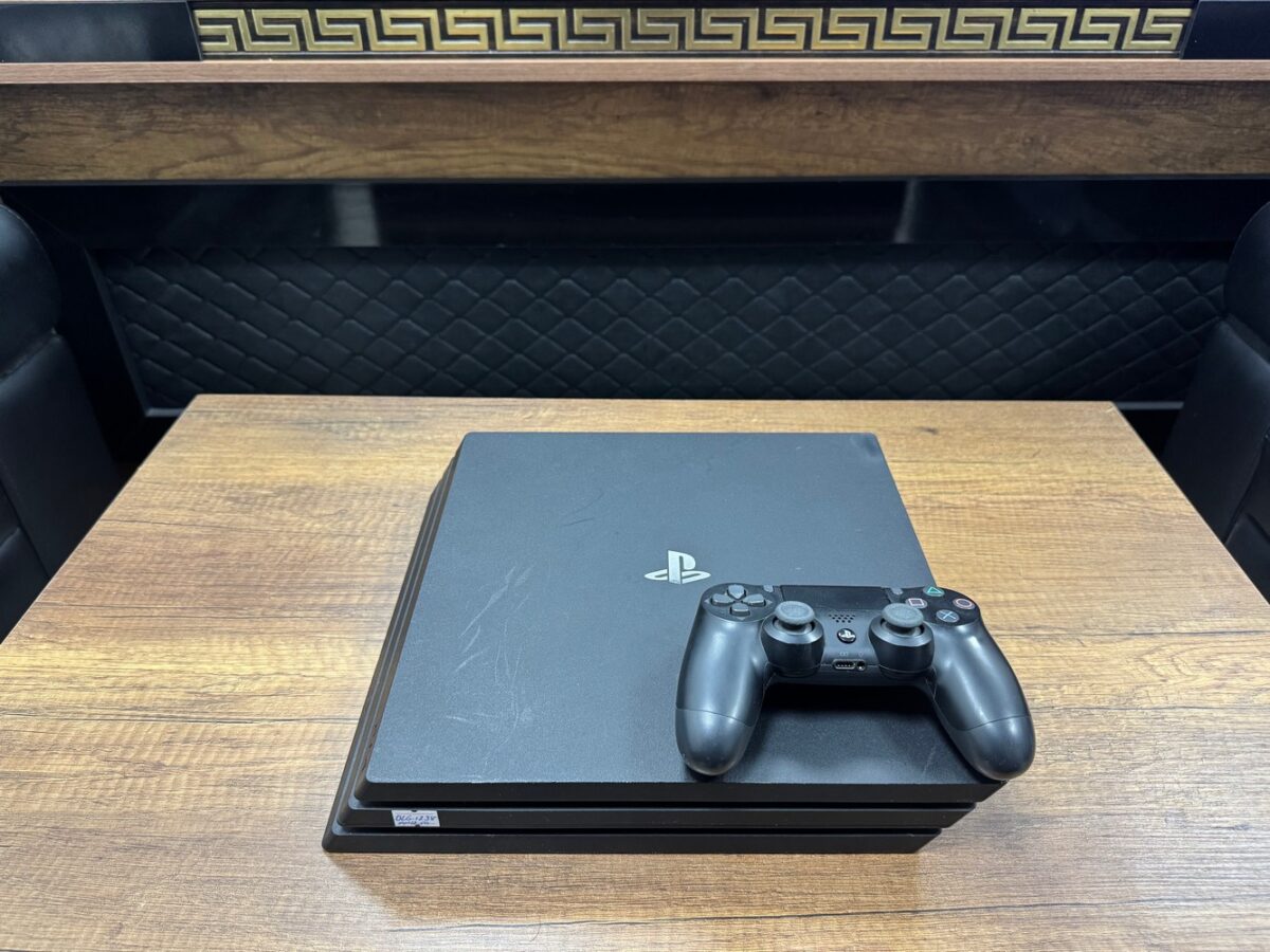 PlayStation 4 Pro Tek Kol Oyun Konsolu (İKİNCİ EL) - Görsel 3