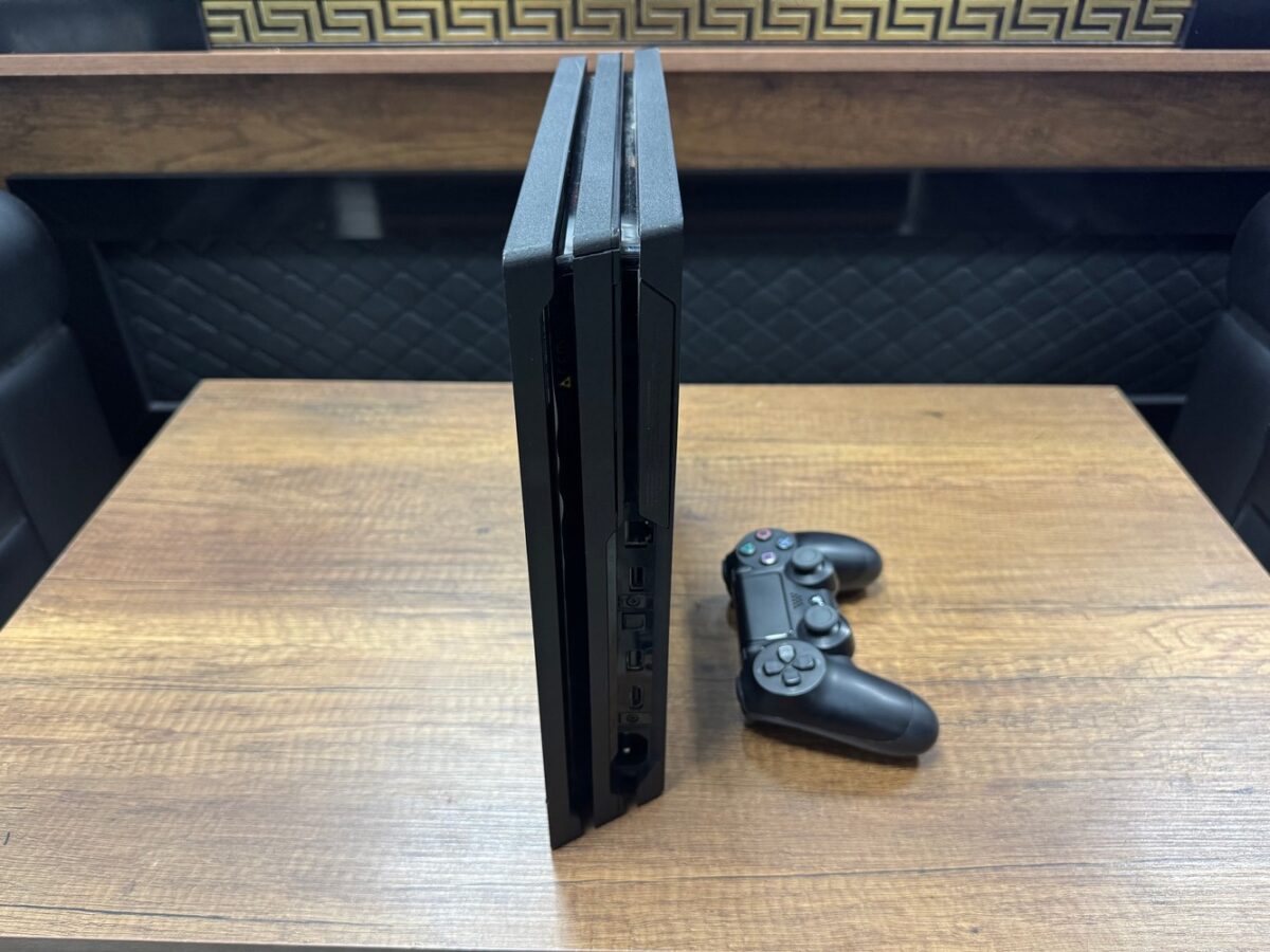 PlayStation 4 Pro Tek Kol Oyun Konsolu (İKİNCİ EL) - Görsel 5