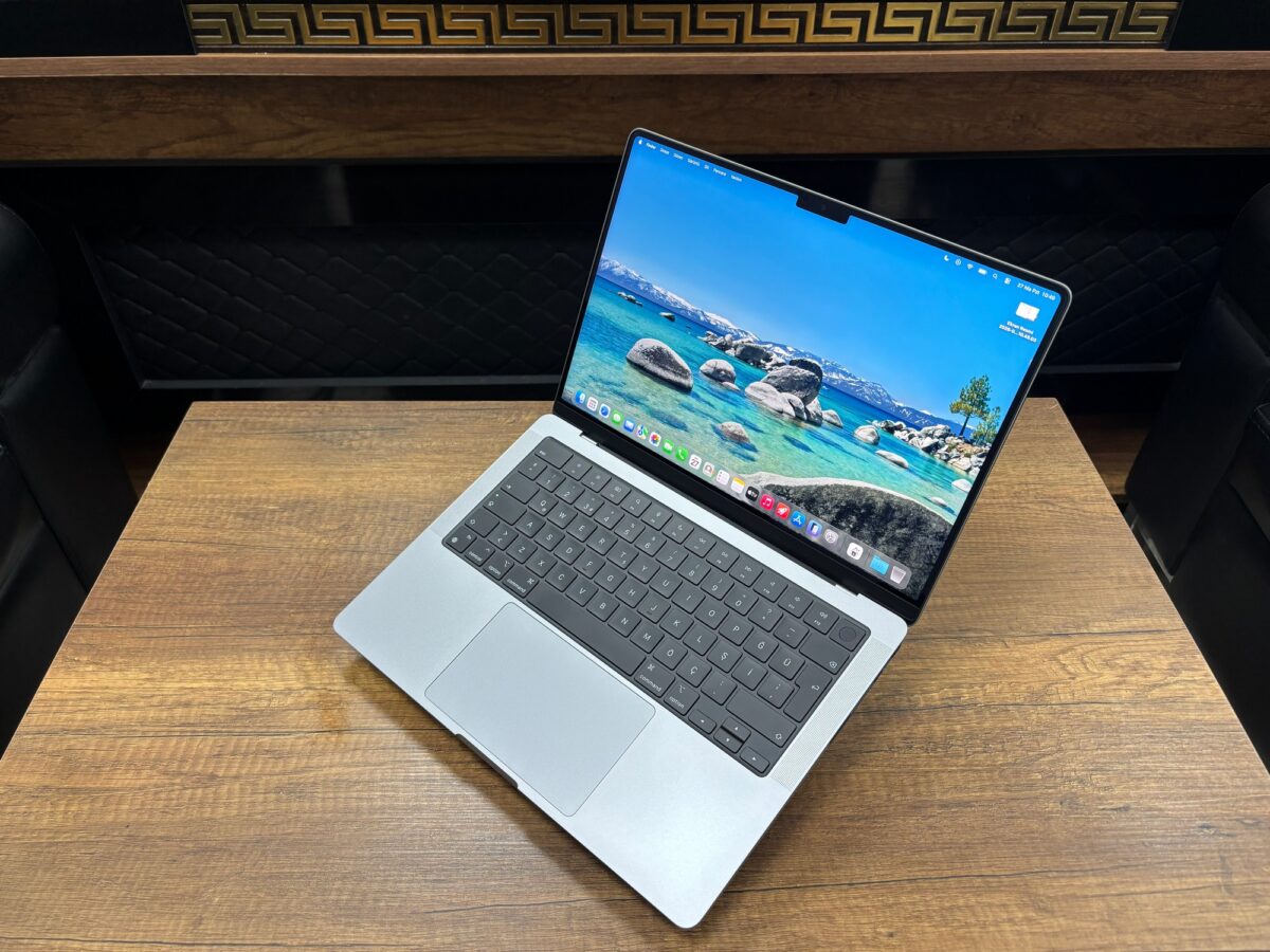 Apple MacBook Pro M3 16GB RAM 512GB SSD 14” Z1C8000K7 Uzay Grisi Notebook (İKİNCİ EL) - Görsel 3