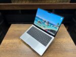 Apple MacBook Pro M3 16GB RAM 512GB SSD 14” Z1C8000K7 Uzay Grisi Notebook (İKİNCİ EL) - Görsel 3