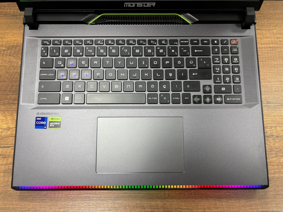 Monster Semruk S7 V9.2.3 i9-13950HX 64GB 2TB RTX4070 17" 240Hz Oyuncu Bilgisayarı (İKİNCİ EL) - Görsel 2
