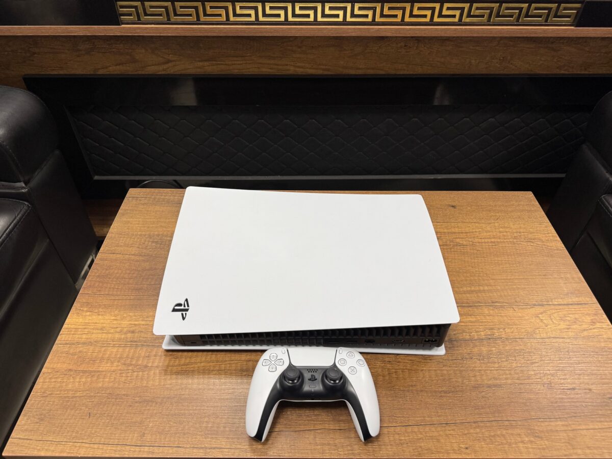 PlayStation 5 Fat Dijital Sürüm Kutulu Tek Kol Oyun Konsolu (İKİNCİ EL) - Görsel 4