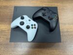 Microsoft Xbox One X Çift Kol Oyun Konsolu (İKİNCİ EL) - Görsel 3