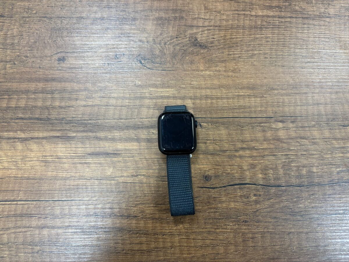Apple Watch SE 2 2023 GPS 44mm Akıllı Saat (İKİNCİ EL)  - Görsel 2