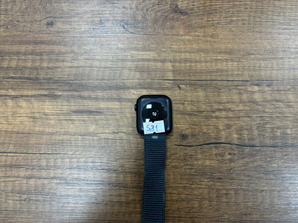 Apple Watch SE 2 2023 GPS 44mm Akıllı Saat (İKİNCİ EL)  - Görsel 4