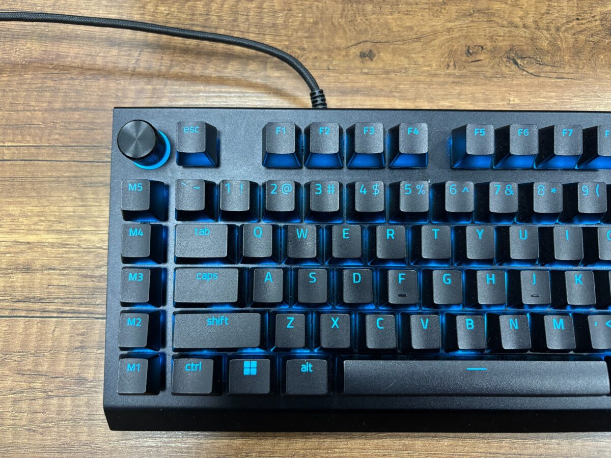 Razer Blackwidow V4 Pro İngilizce Oyuncu Klavyesi (İKİNCİ EL) - Görsel 3