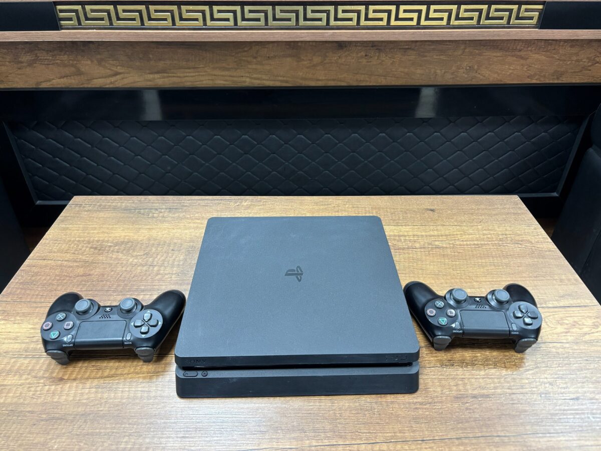 Sony PlayStation 4 Slim 500GB Çift Kol Kırık Oyun Konsolu (İKİNCİ EL) - Görsel 3
