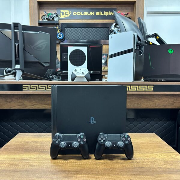 Sony PlayStation 4 Pro Çift Kol Oyun Konsolu (İKİNCİ EL)