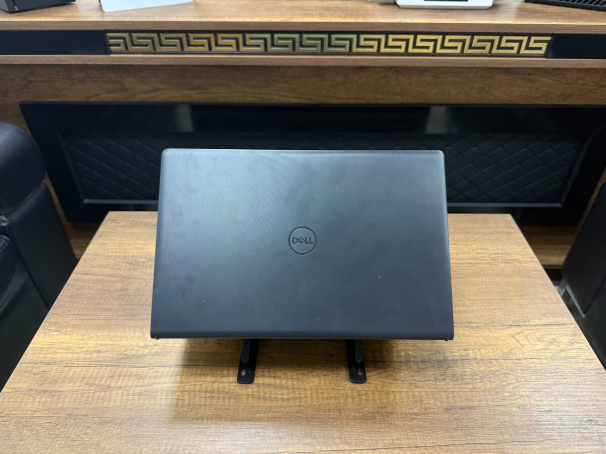 Dell Vostro 3520 i5-1235U 32GB RAM 2TB SSD W11 Pro 15.6" FHD Dizüstü Bilgisayar (İKİNCİ EL) - Görsel 4