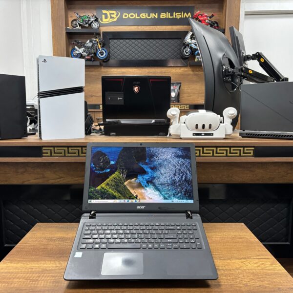 Acer Aspire E1 i3 6100U 8GB RAM 128GB SSD 15.6" Dizüstü Bilgisayar (İKİNCİ EL)