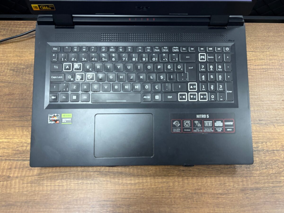 ARIZALI Acer Nitro 5 AMD R7-6800H 32GB 1TB RTX3070Ti 17.3" FHD NH.QGLEY.002 Notebook (İKİNCİ EL) - Görsel 2