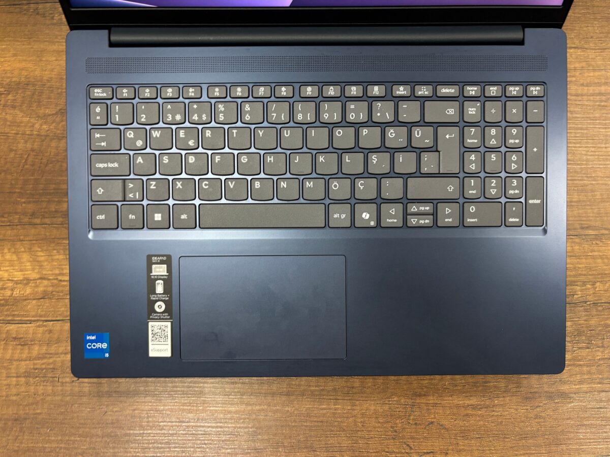 Lenovo IdeaPad Slim 3 i5 13420H 8GB RAM 512GB SSD 16" 83K2000ETR Dizüstü Bilgisayar (İKİNCİ EL) - Görsel 2