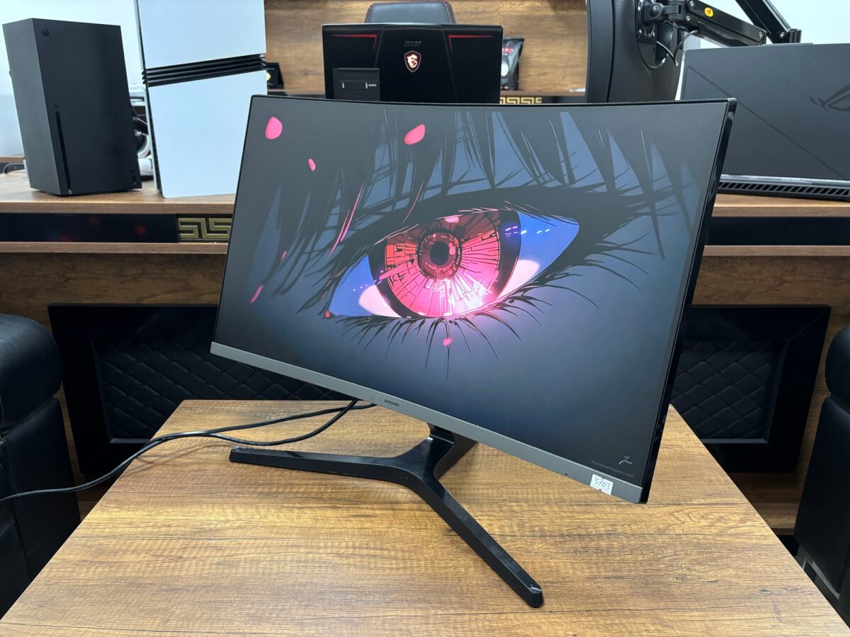 Samsung Essential S3 S39GD LS27D390GAUXUF 27" 4ms FHD Curved 100Hz Monitör (İKİNCİ EL) - Görsel 3