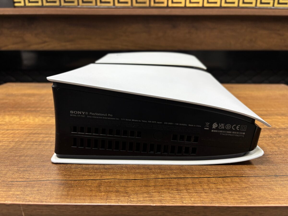 Sony PlayStation 5 Pro Tek Kol Kutulu Oyun Konsolu (İKİNCİ EL) - Görsel 4