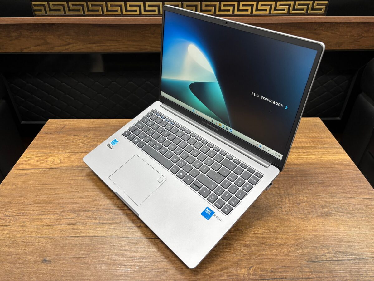 Asus ExpertBook P1 P1503CVA-VT2744W Core 7 240H 16GB 512GB W11 15.6" FHD Notebook (İKİNCİ EL) - Görsel 3