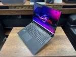 Asus ROG Strix Scar 18 G834JYR-R6019W i9-14900HX 32GB 2TB RTX4090 18" WQXGA Oyuncu Notebook (İKİNCİ EL) - Görsel 3