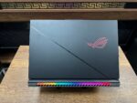 Asus ROG Strix Scar 18 G834JYR-R6019W i9-14900HX 32GB 2TB RTX4090 18" WQXGA Oyuncu Notebook (İKİNCİ EL) - Görsel 4