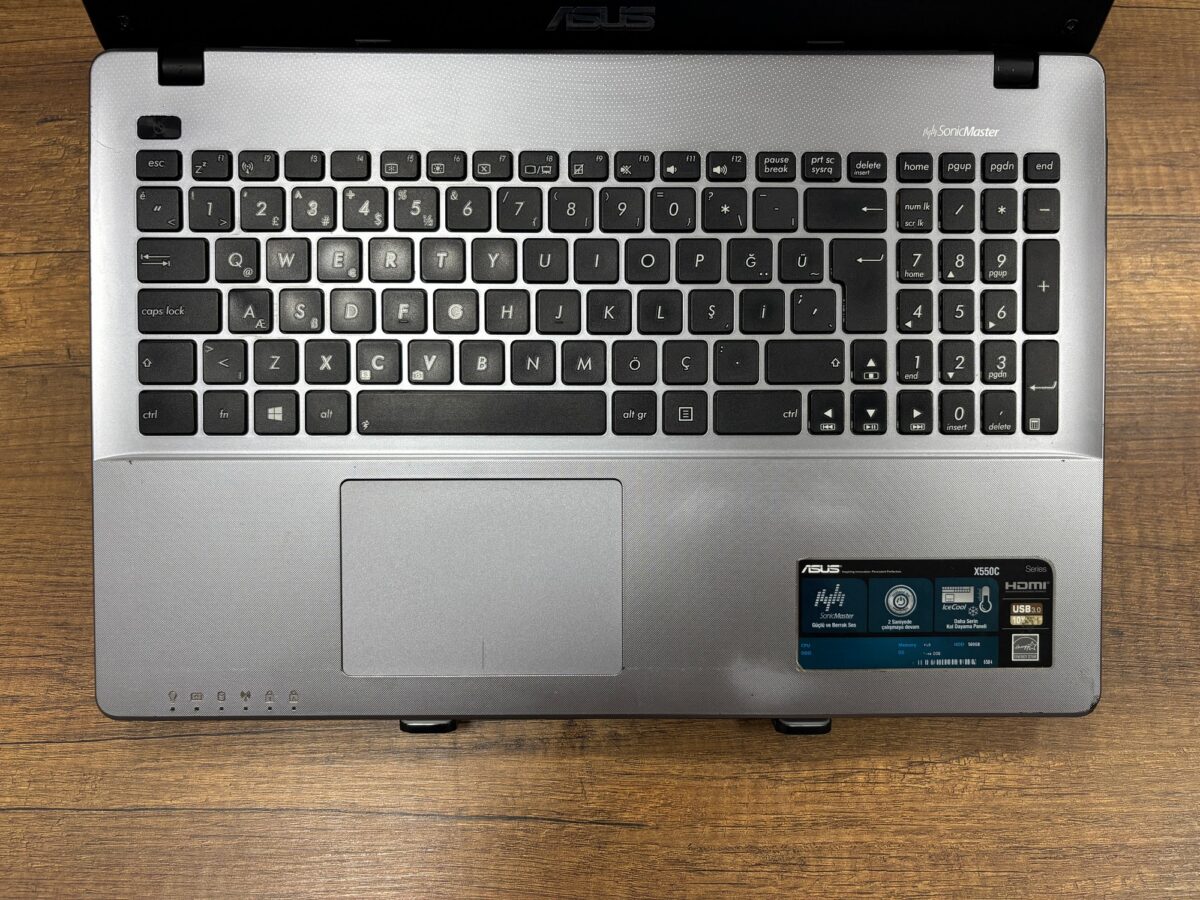 Asus X550CL i5-3337U 8GB RAM 120GB SSD GT710M 1GB 15.6" HD Notebook (İKİNCİ EL) - Görsel 2