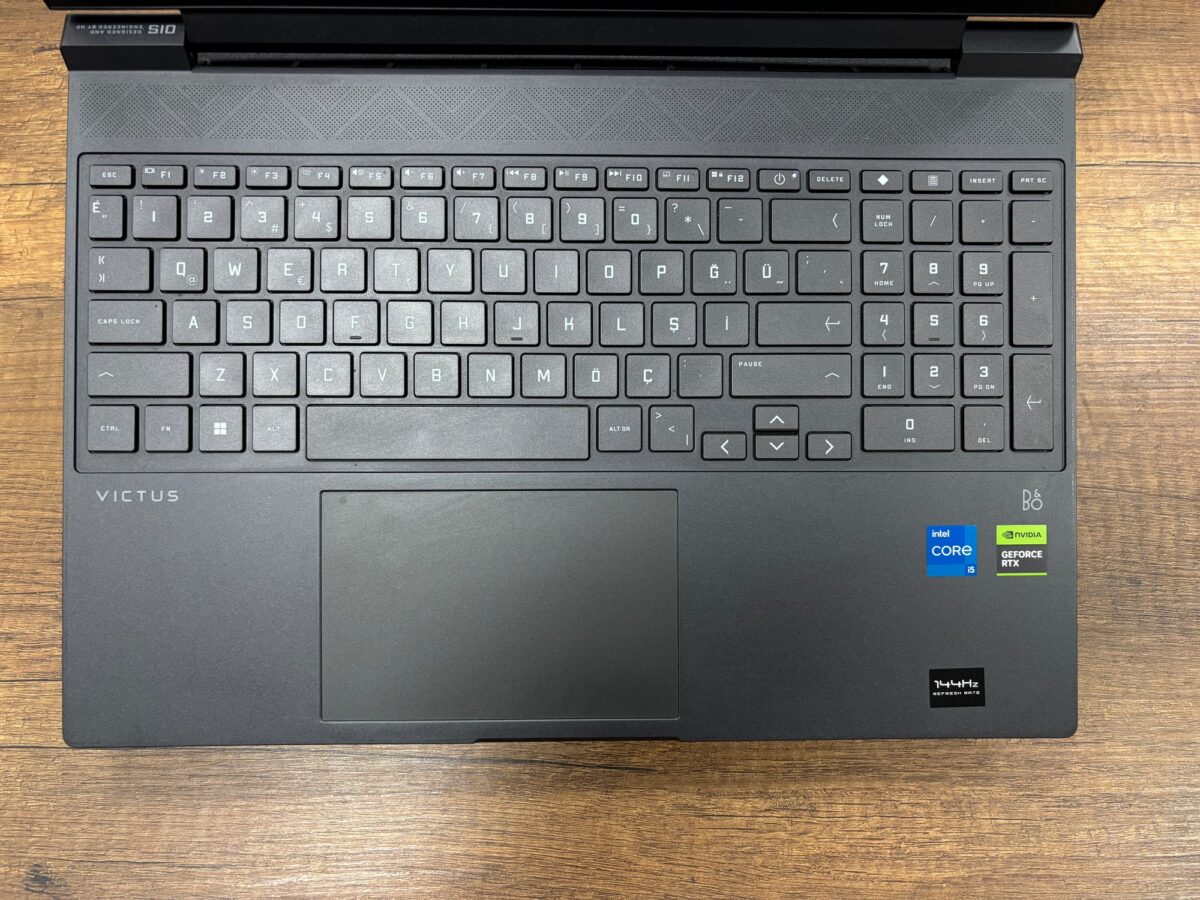 HP Victus 15-FA0011NT i5-12450H 16GB 512GB RTX3050 15.6" FHD 144Hz 80D33EA Gaming Notebook (İKİNCİ EL) - Görsel 2