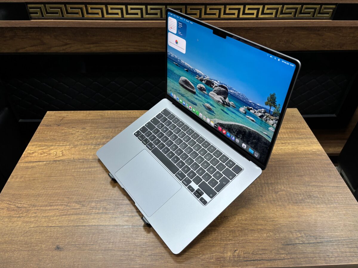 MacBook Air M3 8GB RAM 512GB SSD 15.3" MRYN3TU/A Uzay Grisi Dizüstü Bilgisayar (İKİNCİ EL) - Görsel 3