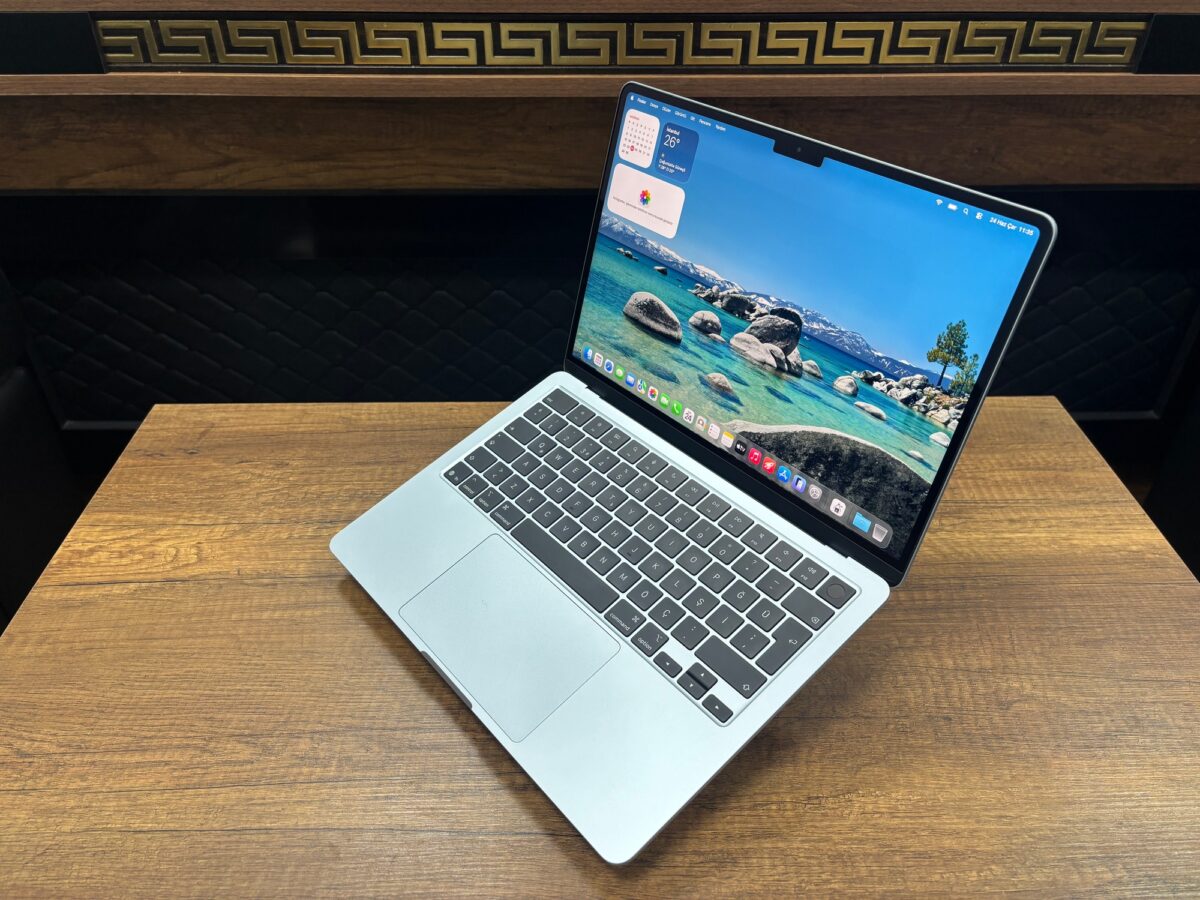 MacBook Air M4 16GB RAM 256GB SSD 13.6" MC6T4TU/A Gök Mavisi Notebook (İKİNCİ EL) - Görsel 3