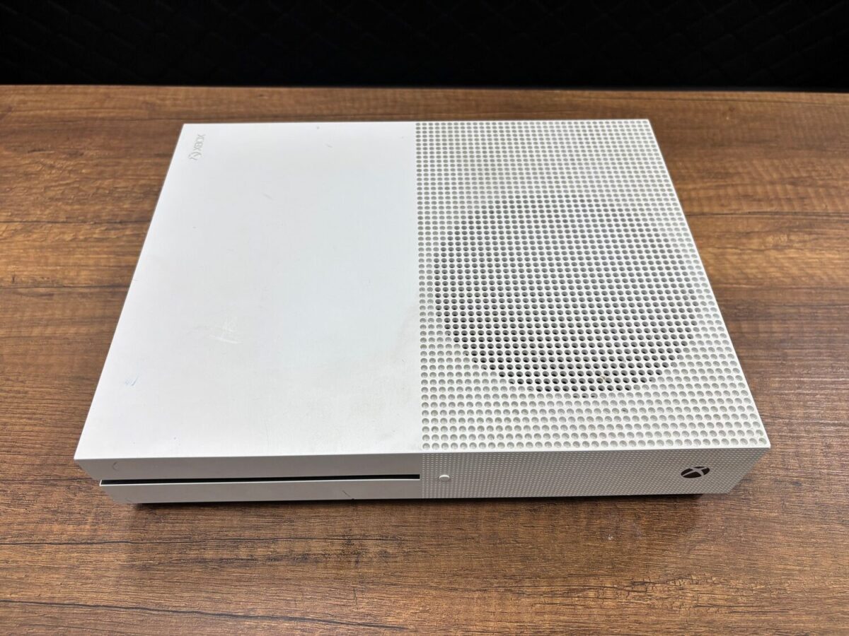 Microsoft Xbox One S 500 GB Tek Kol Oyun Konsolu (İKİNCİ EL) - Görsel 4