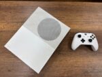 Microsoft Xbox One S 500 GB Tek Kol Oyun Konsolu (İKİNCİ EL) - Görsel 5