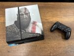 Sony PlayStation 4 Fat Kasa God Of War Kaplamalı Tek Kol 500GB Oyun Konsolu (İKİNCİ EL) - Görsel 3