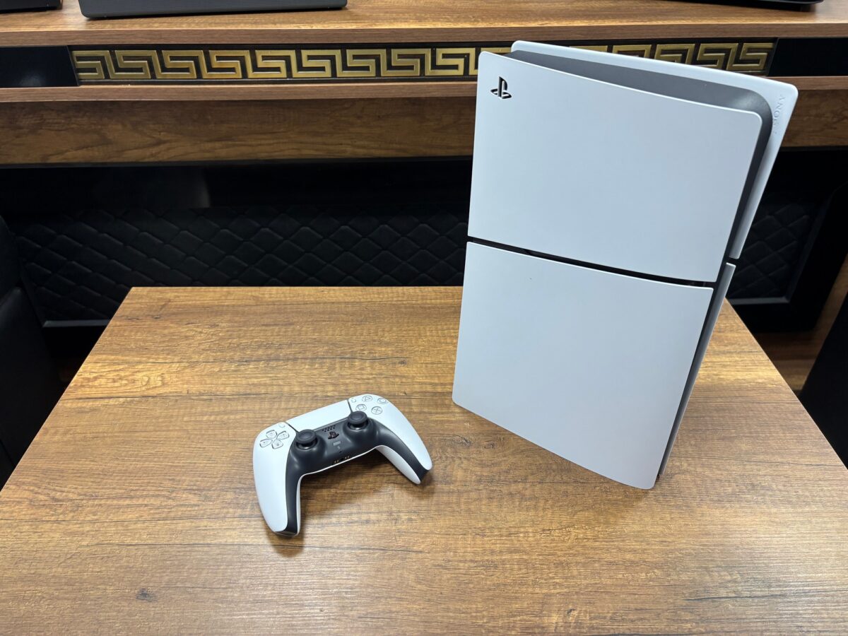 Sony PlayStation 5 Slim Digital Tek Kol CFI-2118 Oyun Konsolu (İKİNCİ EL) - Görsel 2