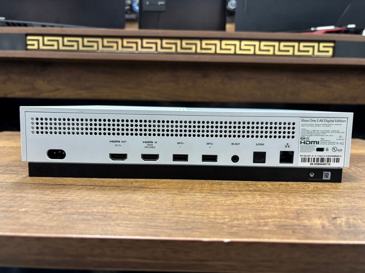 Microsoft Xbox One S Dijital 1 TB Tek Kol Oyun Konsolu (İKİNCİ EL) - Görsel 4