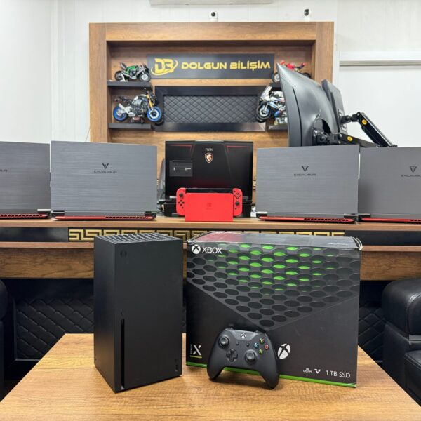 Microsoft Xbox series X Tek Kol Kutulu Oyun Konsolu (İKİNCİ EL)