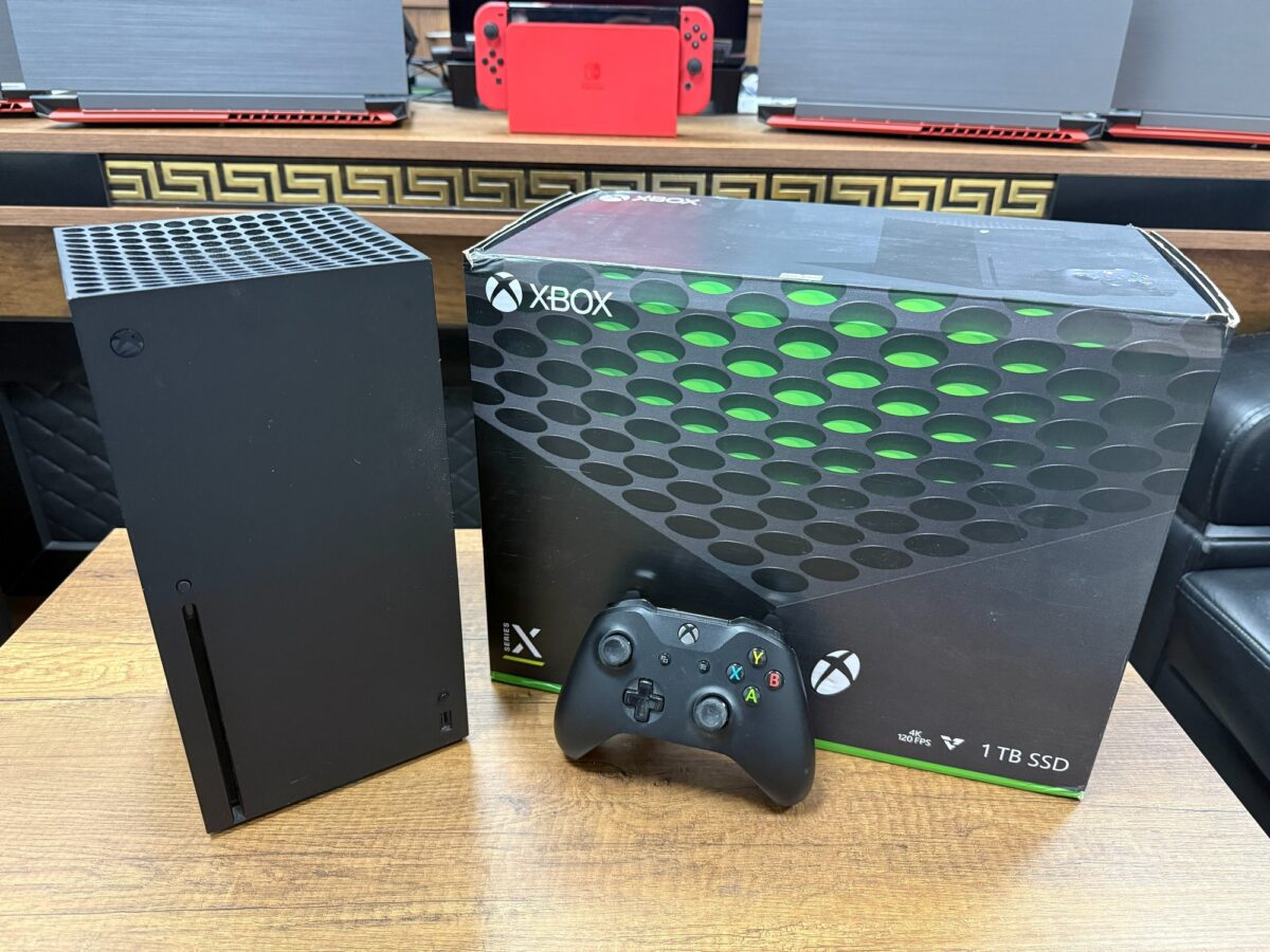 Microsoft Xbox series X Tek Kol Kutulu Oyun Konsolu (İKİNCİ EL) - Görsel 2