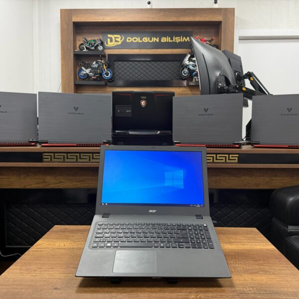 Acer Aspire ES573-N15Q1 i5-4200U 4GB 240GB 920M 2GB 15.6" Notebook (İKİNCİ EL)