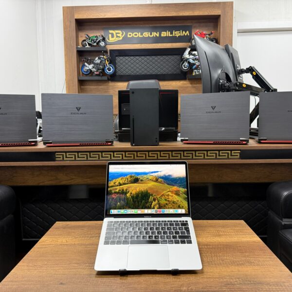 Apple MacBook Air 2019 İ5 8GB RAM 256GB SSD Gümüş Notebook (İKİNCİ EL)