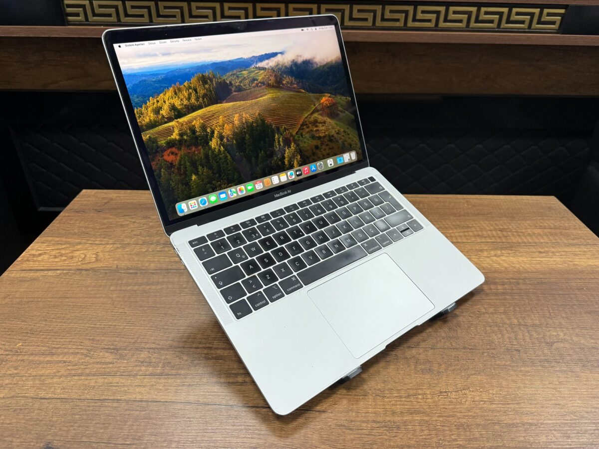 Apple MacBook Air 2019 İ5 8GB RAM 256GB SSD Gümüş Notebook (İKİNCİ EL) - Görsel 3