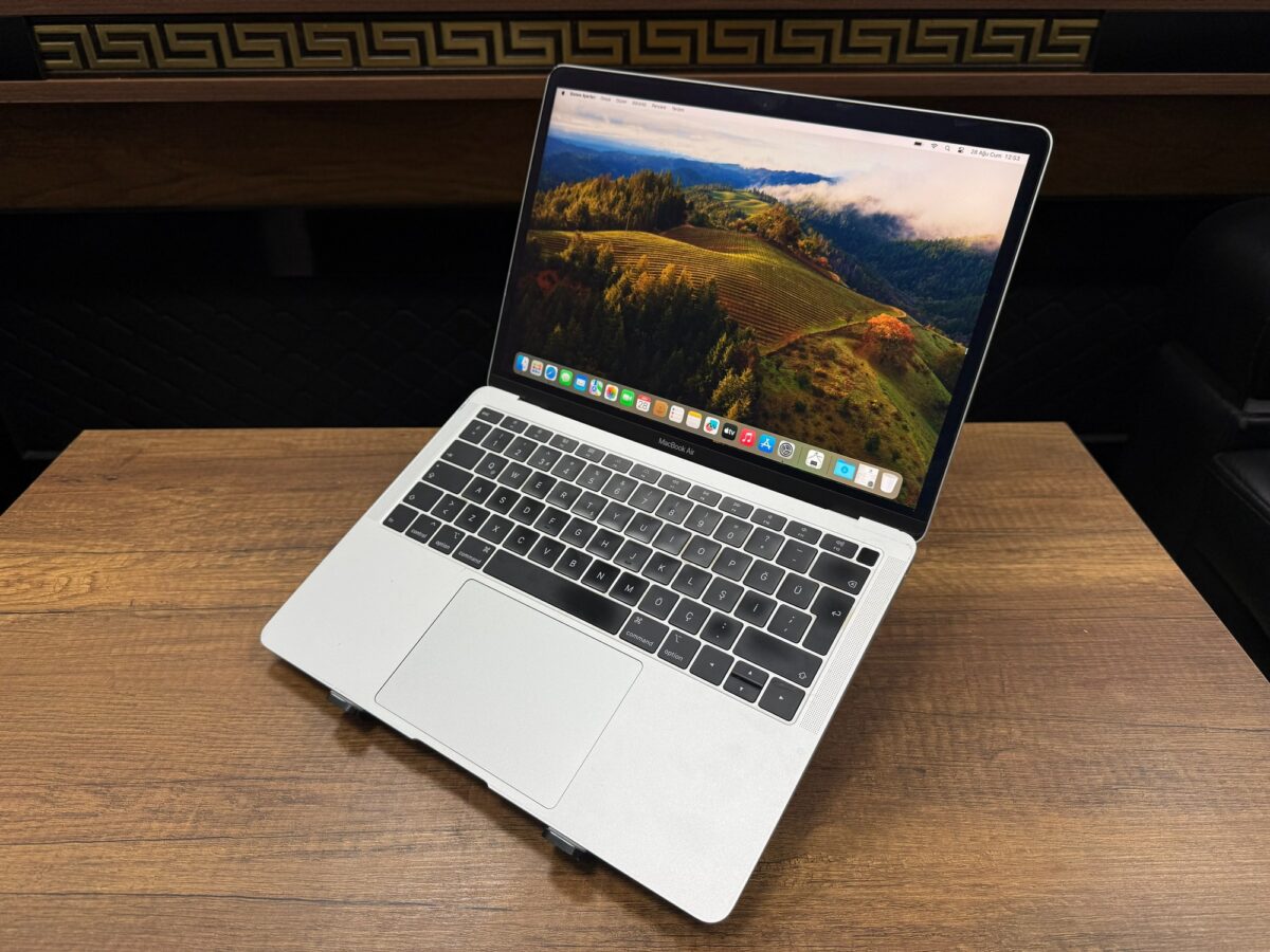 Apple MacBook Air 2019 İ5 8GB RAM 256GB SSD Gümüş Notebook (İKİNCİ EL) - Görsel 4