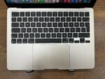 Apple Macbook Air M4 16GB RAM 256GB SSD 13.6" Yıldız Işığı MW0Y3TU/A Notebook (İKİNCİ EL) - Görsel 2