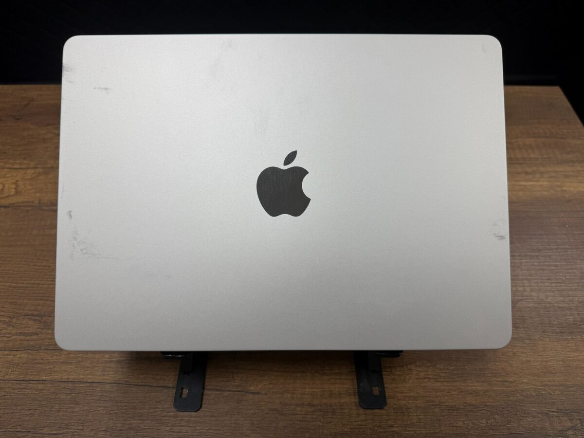 Apple Macbook Air M4 16GB RAM 256GB SSD 13.6" Yıldız Işığı MW0Y3TU/A Notebook (İKİNCİ EL) - Görsel 4